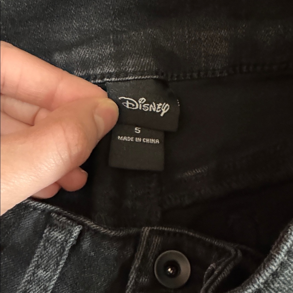 Mickey and Minnie Kissing Jeans - Picture 4 of 5